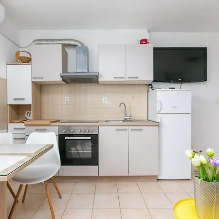 Apartment With Parking Space - 24426