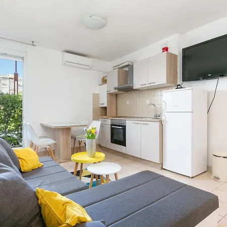 Апартаменты With Parking Space - 24426 *